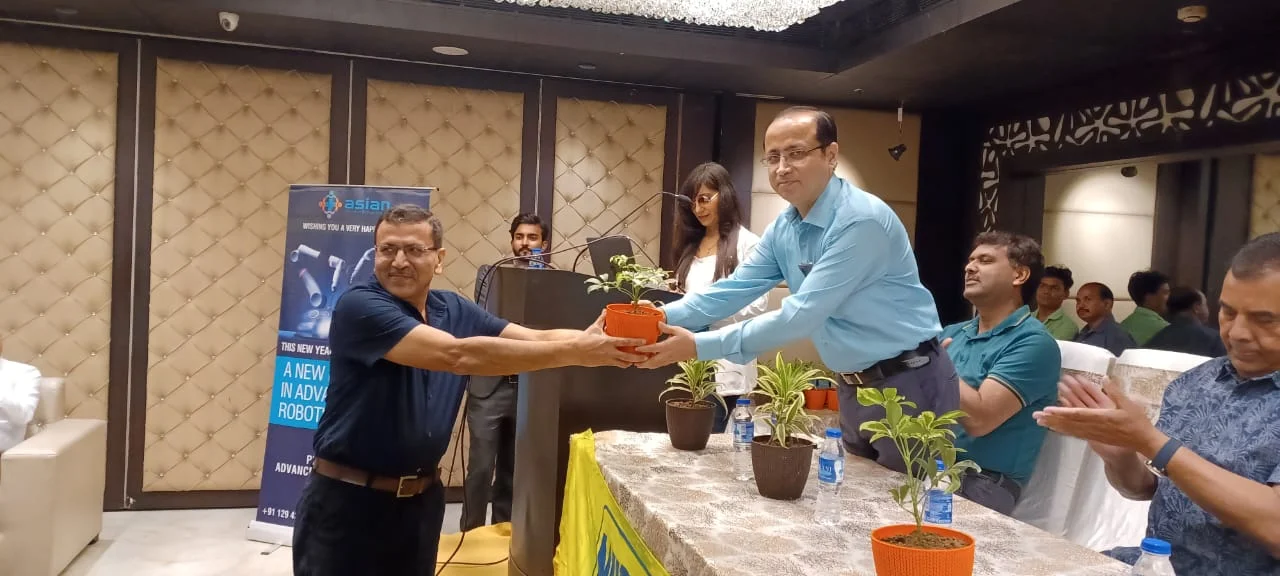 Nursing Home Association Faridabad aware about Robotics surgery and its application and benefits.